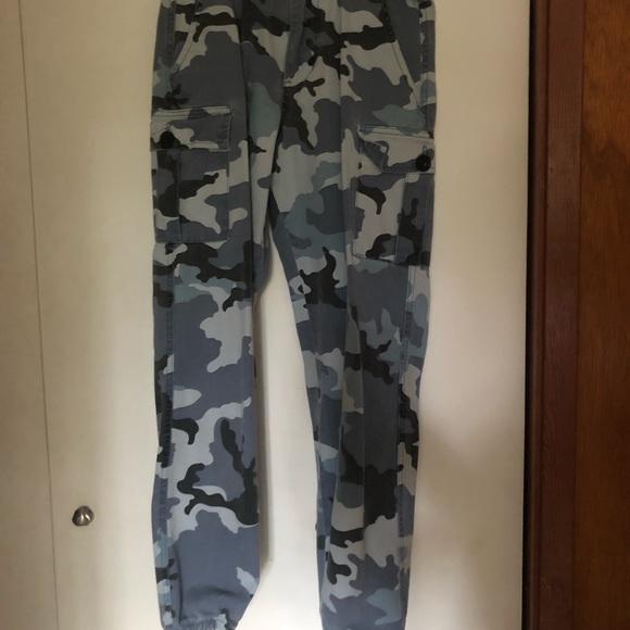 Cargo pants - Picture 1 of 4